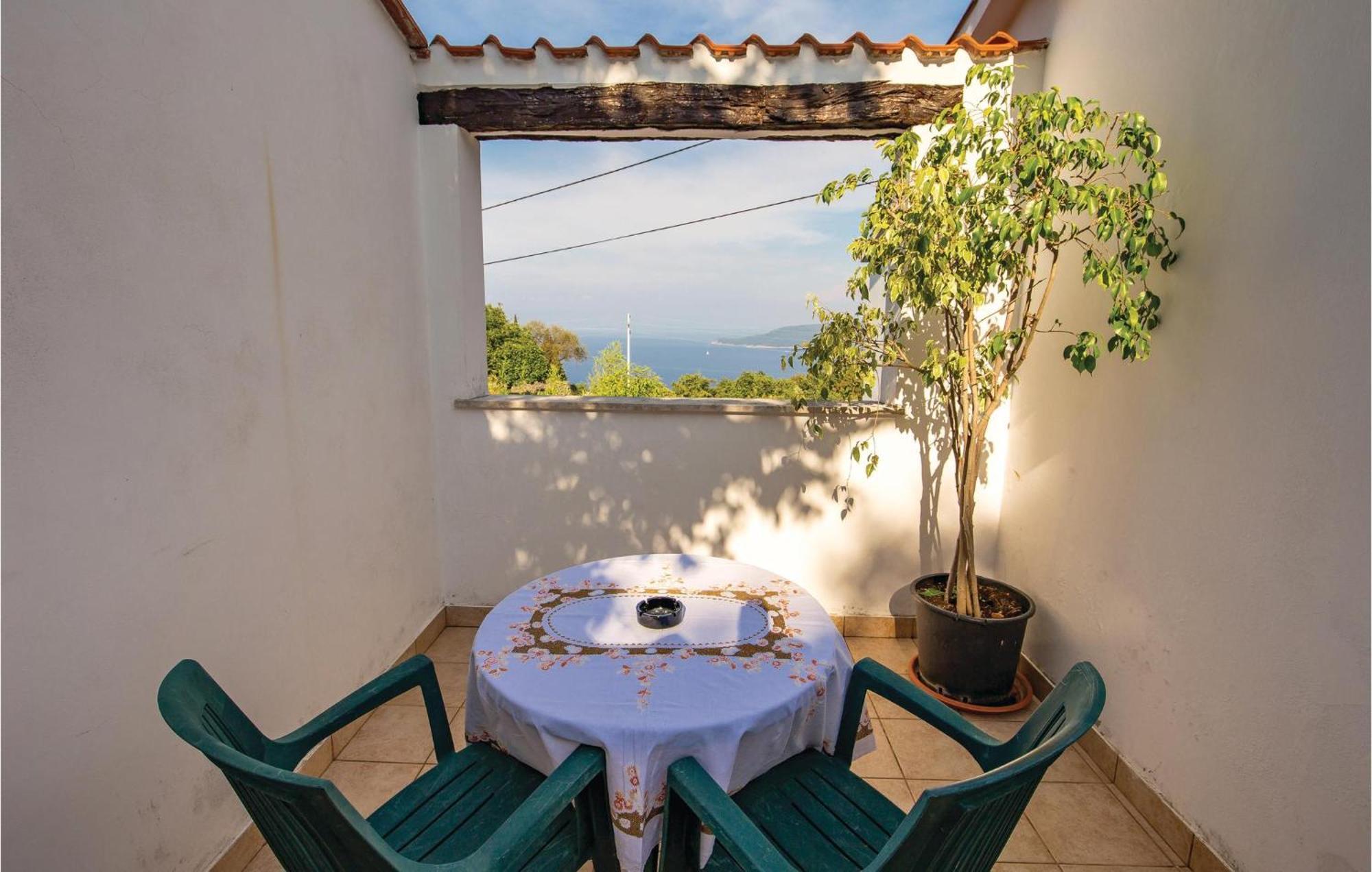 Lovely Apartment In Brsec With House Sea View Exterior photo